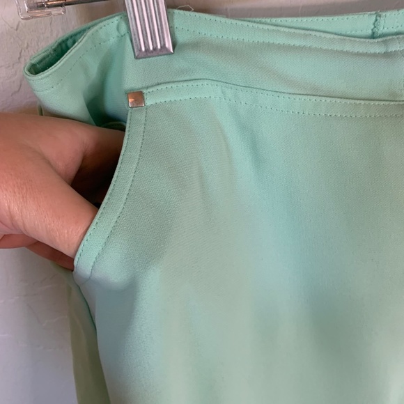 Jamie Sadock | Mint Green Mini Skort w/ Slit on R Leg Size 4 - Picture 4 of 11
